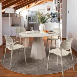 Abby Connubia® Fauteuil empilable en polypropylène recyclé avec dossier microperforé><noscript><img width=
