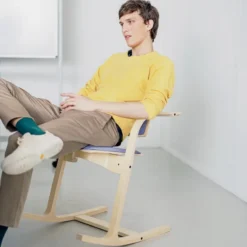 Varier Actulum ® Fauteuil de bureau ergonomique à bascule en tissu et bois><noscript><img width=