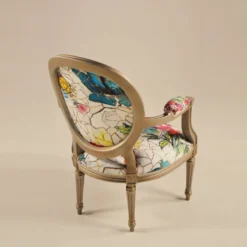 Paget Adrien Fauteuil Louis XVI médaillon revisité fabrication française><noscript><img width=