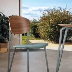 Carrier Artémis ® Chaise design française assise en tissu, dossier bois et pieds en métal><noscript><img width=