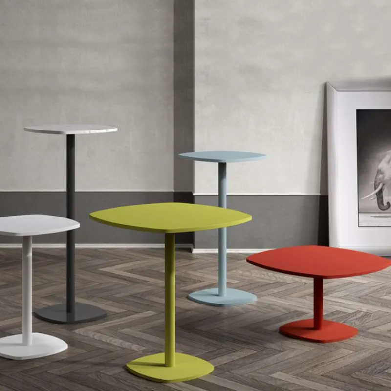 Perfecta Circa Petite table de cuisine carrée aux bords arrondis avec pied central> Table Pour Petit Espace|Table De Cuisine