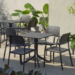 Clip Petite table de jardin carrée en polypropylène> Table De Jardin