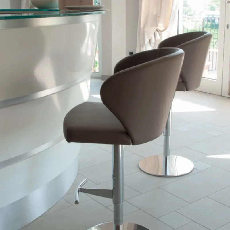Peressini Doris P Tabouret pivotant et réglable en hauteur en synthétique et métal chromé> Tabouret Snack (assise +/- 65 Cm)|Tabouret De Bar (assise +/- 80 Cm)