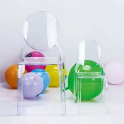 Elizabeth Chaise enfant transparente médaillon><noscript><img width=