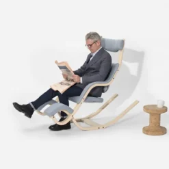 Varier Gravity ® Fauteuil de relaxation en tissu et bois><noscript><img width=