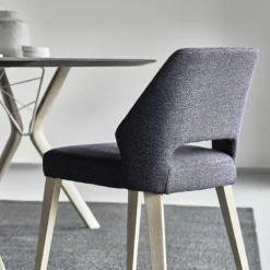 Mobitec Lena ® Chaise ajourée en tissu et pieds bois style moderne><noscript><img width=