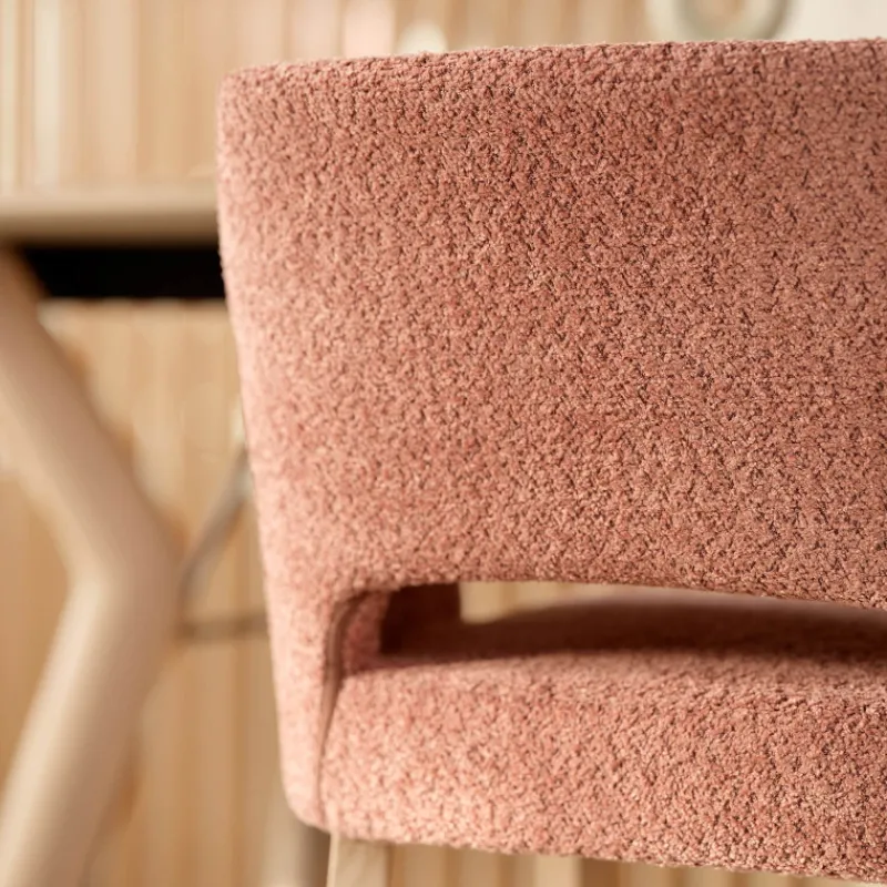 Mobitec Lena ® Tabouret snack en tissu avec accoudoirs et pieds en bois> Tabouret Snack (assise +/- 65 Cm)|Tabouret De Bar (assise +/- 80 Cm)