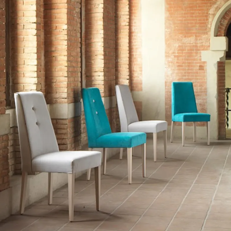 Lujosa Mila Chaise en tissu rembourrée avec boutons sur le dossier pieds bois> Chaise De Salle à Manger|Chaise Salon