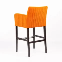 Sessio Moritz line Tabouret de bar en tissu avec accoudoirs dos matelassé et pieds en bois><noscript><img width=