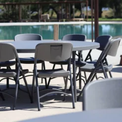 NormanChaise pliante en polyéthylène gris foncé><noscript><img width=