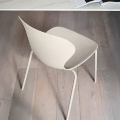 OPS ! Connubia© Chaise italienne empilable en polypropylène avec pieds en métal><noscript><img width=