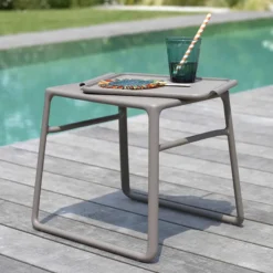 Pop Table basse de jardin carrée empilable en polypropylène> Table De Jardin