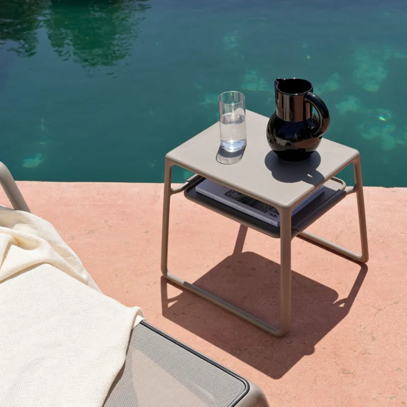 Pop Table basse de jardin carrée empilable en polypropylène> Table De Jardin