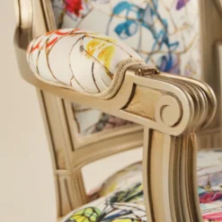Paget Quentin Fauteuil cabriolet Louis 16 fabrication française en tissu et bois massif><noscript><img width=