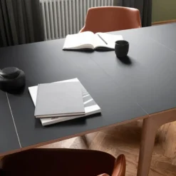 Skovby SM26/27 Table danoise extensible en bois massif et en stratifié noir><noscript><img width=