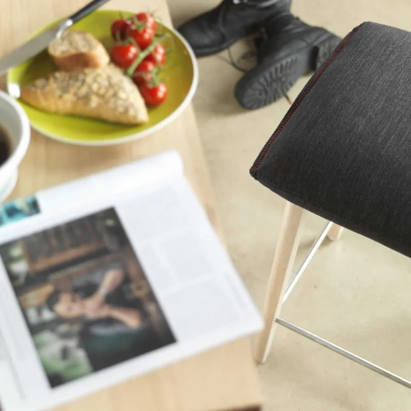 Mobitec Soda ® Tabouret snack rembourré sans dossier en tissu et pieds bois> Tabouret De Bar (assise +/- 80 Cm)|Tabouret Snack (assise +/- 65 Cm)