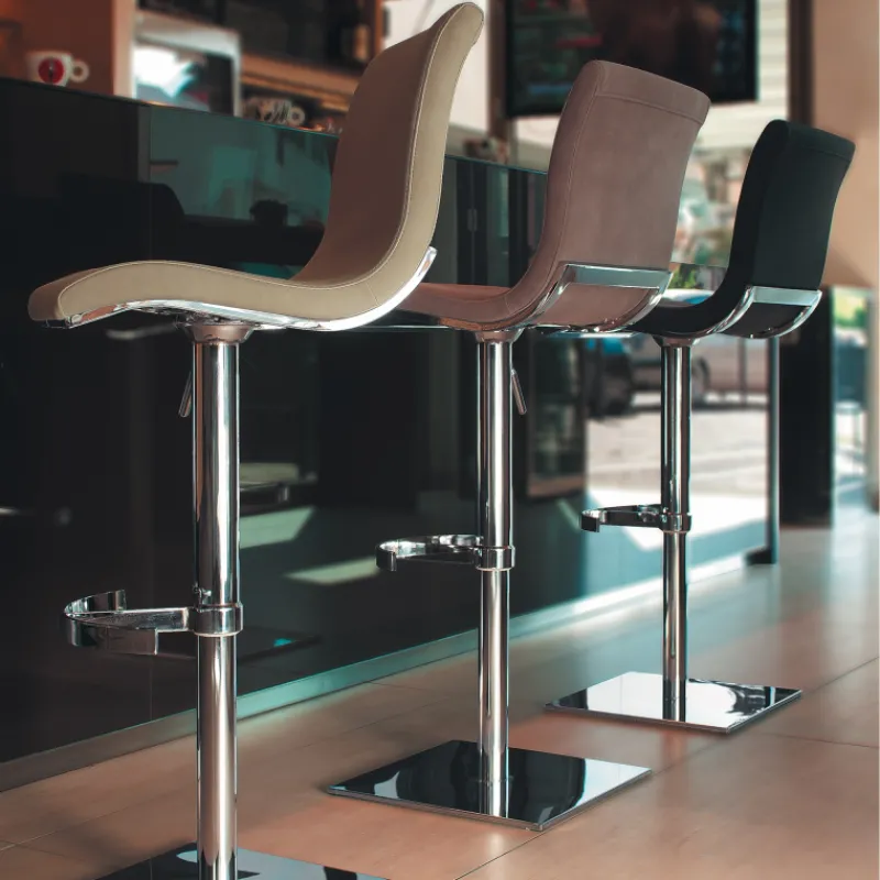 Peressini Steve Tabouret réglable et pivotant en synthétique et métal> Tabouret Snack (assise +/- 65 Cm)|Tabouret De Bar (assise +/- 80 Cm)