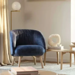Mobitec Thalia ® Fauteuil confortable en tissu avec pieds en bois><noscript><img width=