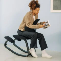 Varier ThatSit ® Chaise de bureau ergonomique à bascule en tissu et bois><noscript><img width=