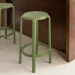 Tom Tabouret snack sans dossier en polypropylène> Tabouret Snack (assise +/- 65 Cm)|Tabouret De Bar (assise +/- 80 Cm)