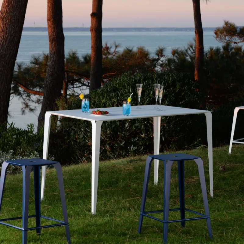 Carrier Valence ® Table snack industrielle rectangulaire pour jardin en métal> Table De Jardin