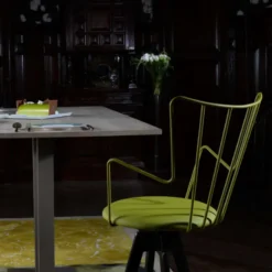 Carrier Well ® Tabouret snack design pivotant en synthétique et métal><noscript><img width=
