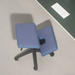 Varier Wing ® Siège ergonomique en tissu sur roulettes><noscript><img width=
